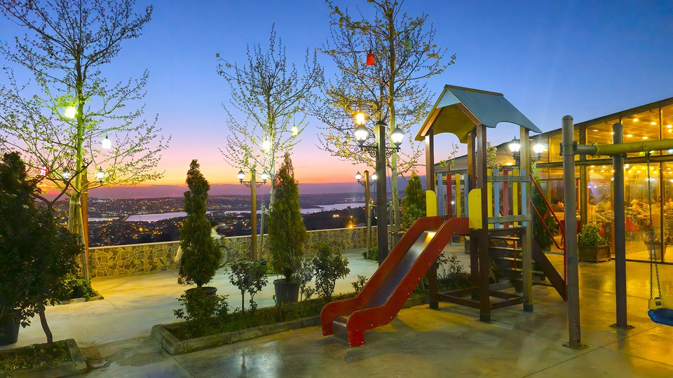 Çocuk Oyun Alanları Olan Aile Dostu Kafe - Panorama34 Cafe & Restaurant