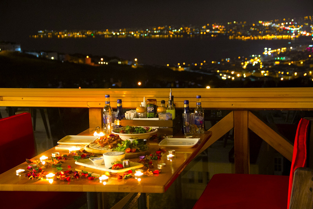 İstanbul’da Unutulmaz Bir Akşam Yemeği Deneyimi: Panorama34Cafe’de Lezzet ve Manzara Bir Arada