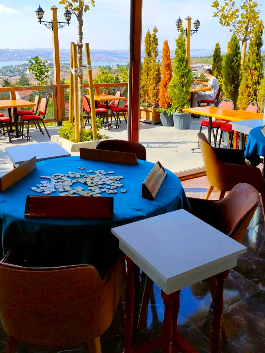 Beylikdüzü ve Büyükçekmece çevresinde Okey, Tavla ve İskambil Oynayabileceğiniz Keyifli Mekân